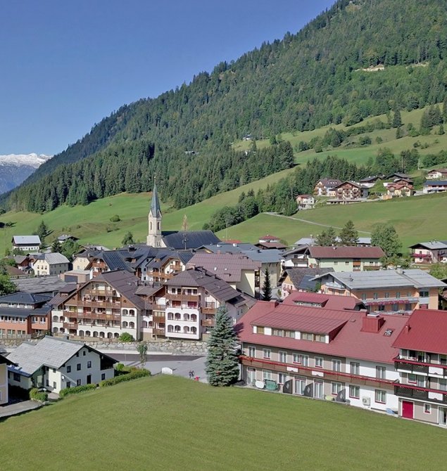 Das malerische Bergdorf Russbach