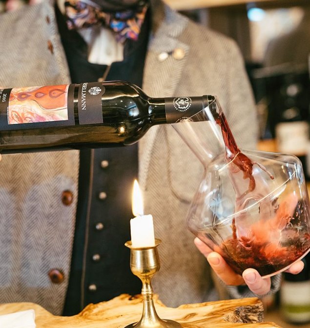 Dekantieren von Wein